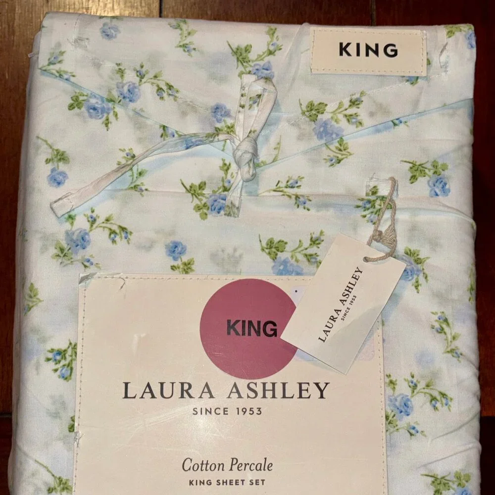 Laura Ashley King Size Blue ROSEBUDDIES Sheet Set 100% crisp percale cotton